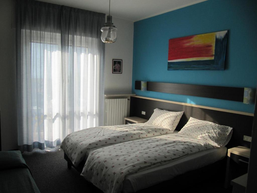 Hotel Carlo Brenzone sul Garda Pokoj fotografie