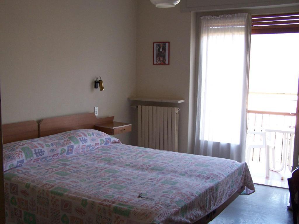 Hotel Carlo Brenzone sul Garda Pokoj fotografie